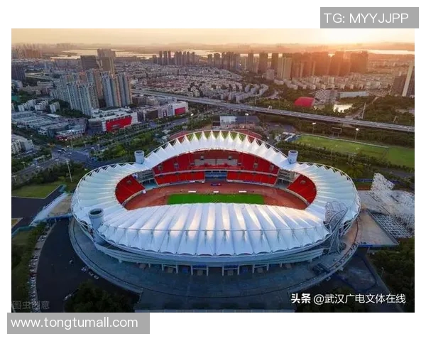 武汉足球队进攻表现分析与防守漏洞探讨 武汉足球队进攻表现分析与防守漏洞探讨